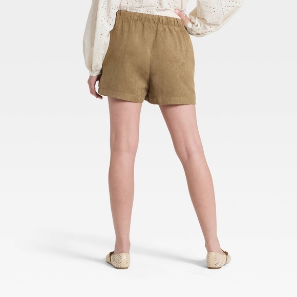 High-Rise Faux-Suede Pull-On Shorts from Universal Thread - NWT szXL - Picture 3 of 7